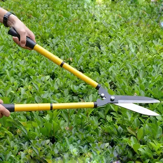 Extendable Hedge Pruning Shears