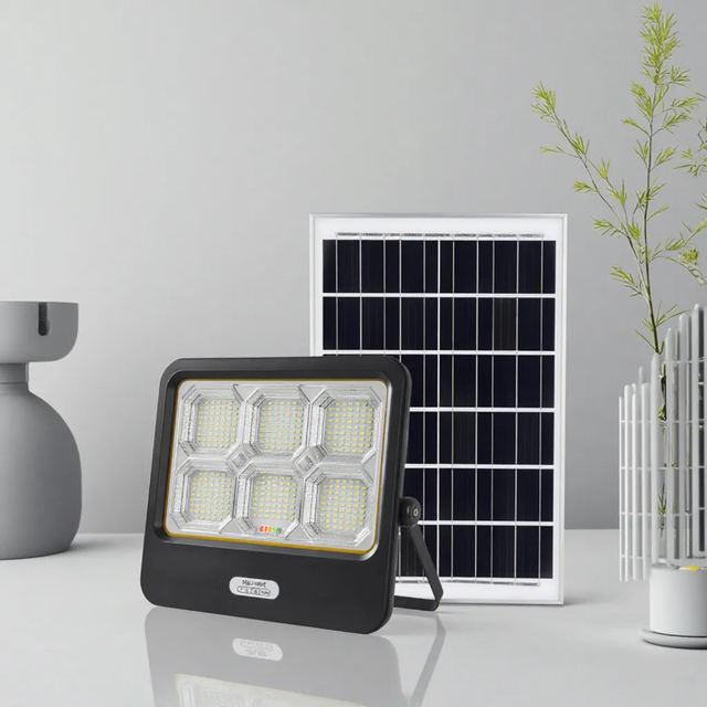 High Brightness Solar Floodlight