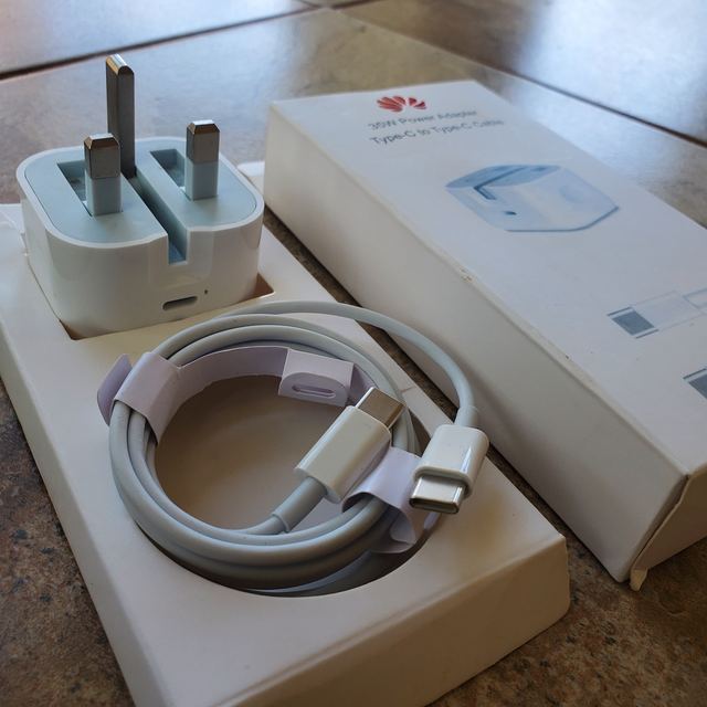 Huawei 35W Power Adapter + C To C Cable