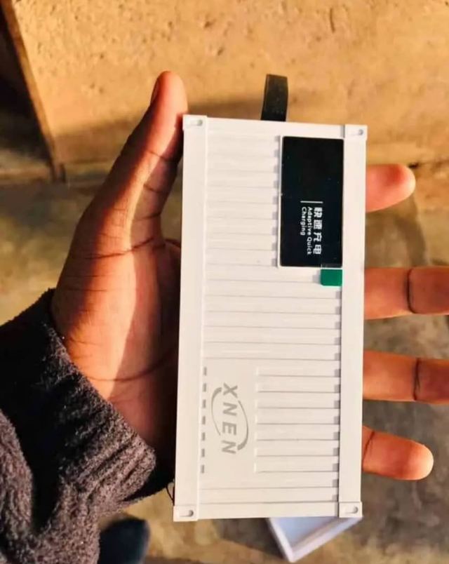 XNEN Adaptive Power Bank